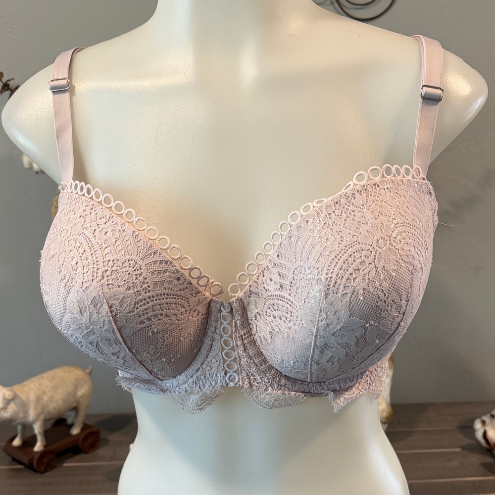 Victoria's Secret Lace Balconette Bra in Light Lavendar